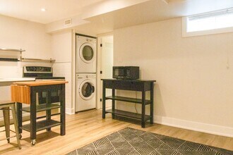 48 Albani St in Toronto, ON - Building Photo - Building Photo