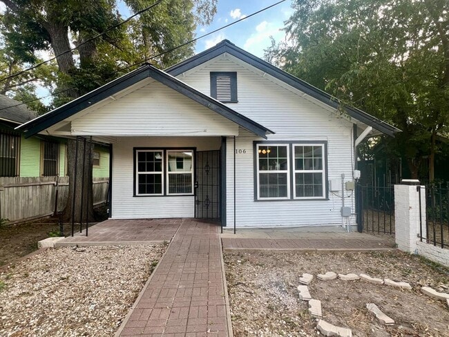 property at 106 Regina St