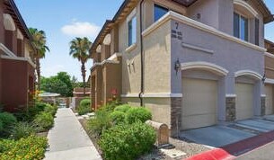 7726 E Baseline Rd in Mesa, AZ - Foto de edificio - Building Photo