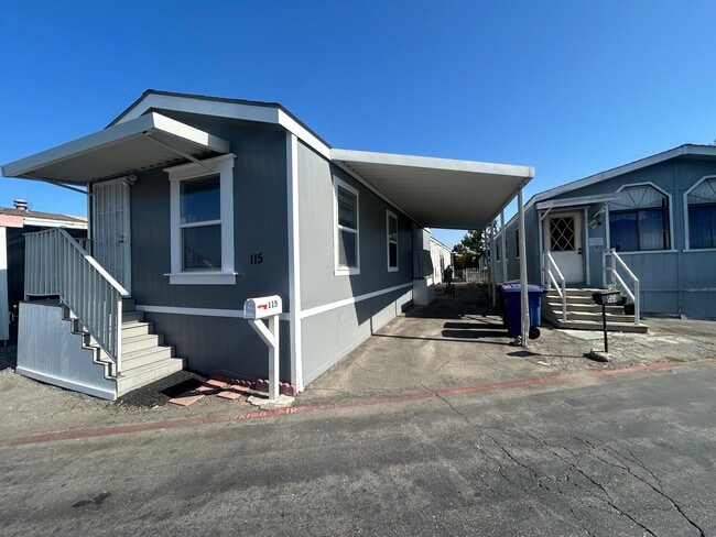 6475 Atlantic Ave, Unit Space 115 in Long Beach, CA - Building Photo - Building Photo