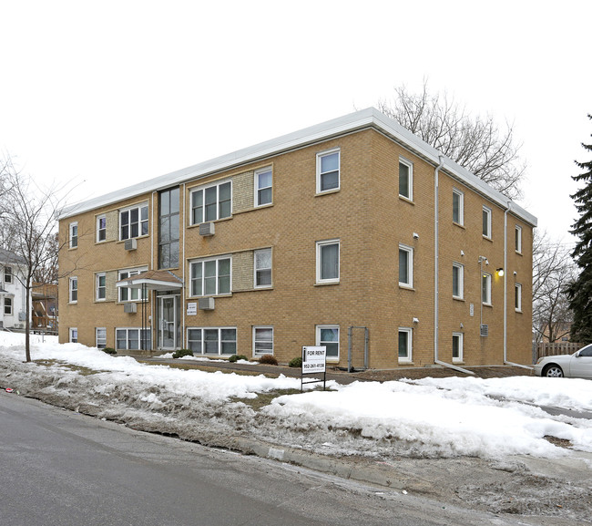 996 Grotto Apartments in St. Paul, MN - Building Photo - Building Photo