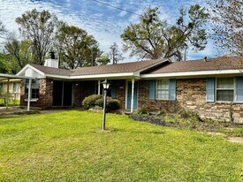 116 Nelda Dr in Leesville, LA - Building Photo