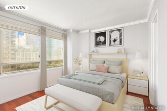170 W End Ave in New York, NY - Building Photo - Building Photo