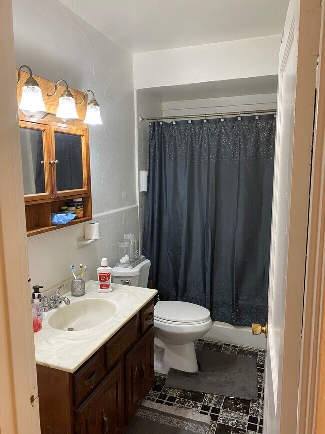 3402 5th Ave, Unit 2 in Pittsburgh, PA - Foto de edificio - Building Photo