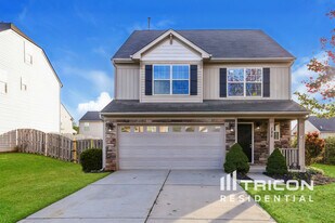 125 Karlstad Ln in Mooresville, NC - Building Photo