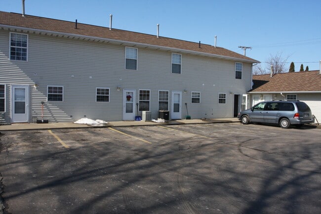 1016 Timonere Dr, Unit 1012 Timonere in Ashtabula, OH - Building Photo - Building Photo