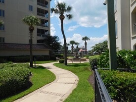 9 Shelter Cove Ln in Hilton Head Island, SC - Building Photo