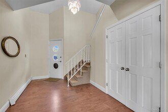 17 North Rd in Great Neck, NY - Building Photo - Building Photo