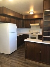 1308 Tuxedo Rd NW in Minot, ND - Building Photo - Building Photo