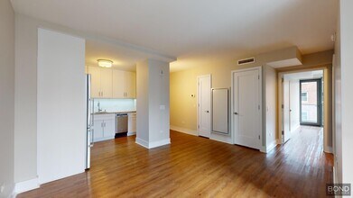 237 E 34th St in New York, NY - Building Photo - Building Photo