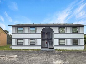 46 N Fairfax Ave in Winter Springs, FL - Building Photo