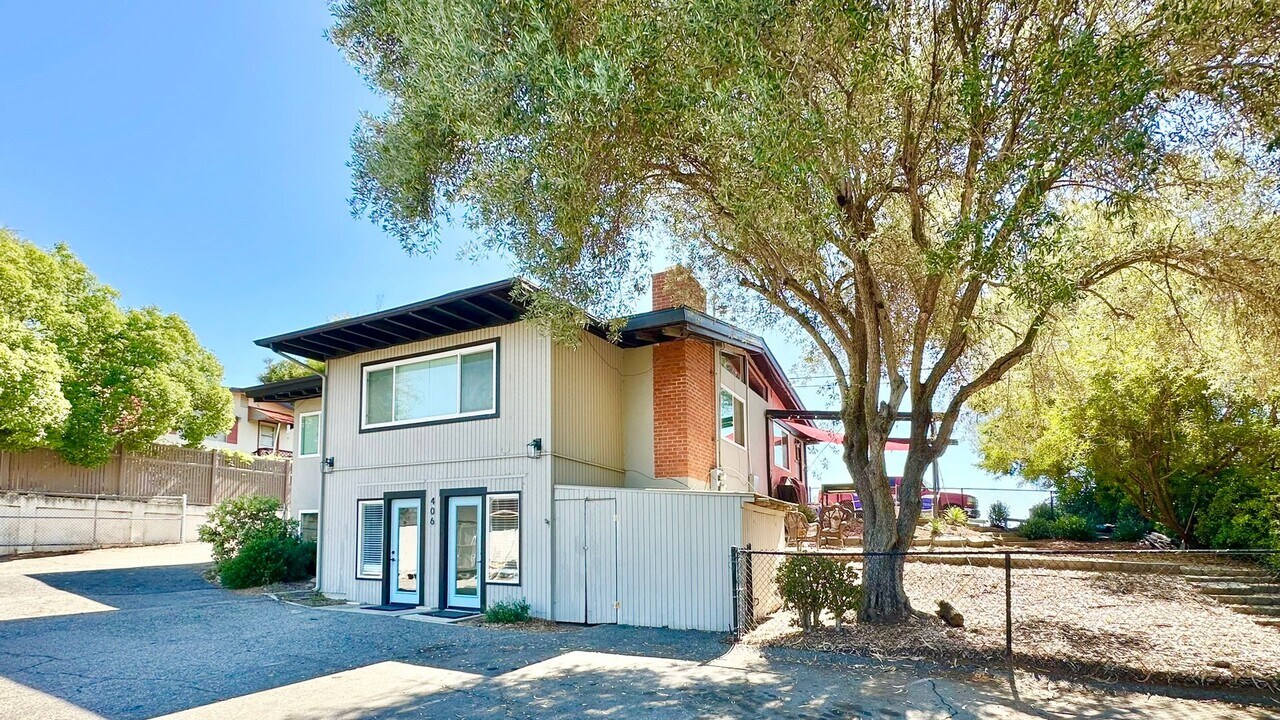 406 Minnesota St in Fallbrook, CA - Foto de edificio