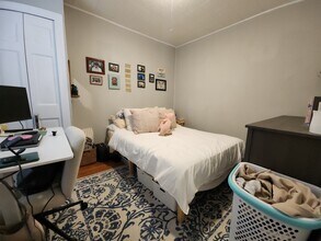 261 Athens St, Unit 2 in Boston, MA - Foto de edificio - Building Photo