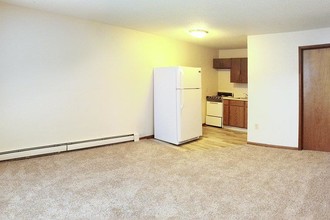 Pines Apartments in Minot, ND - Building Photo - Building Photo