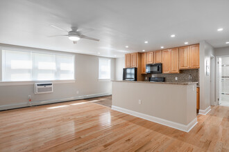 Lincoln Gardens in Orange, NJ - Building Photo - Interior Photo