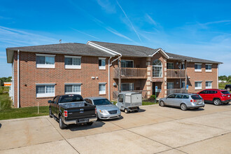 Shady Lake Apartments in Streetsboro, OH - Foto de edificio - Building Photo