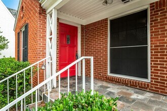 7414 Robin Rd, Unit 1804 in Dallas, TX - Foto de edificio - Building Photo