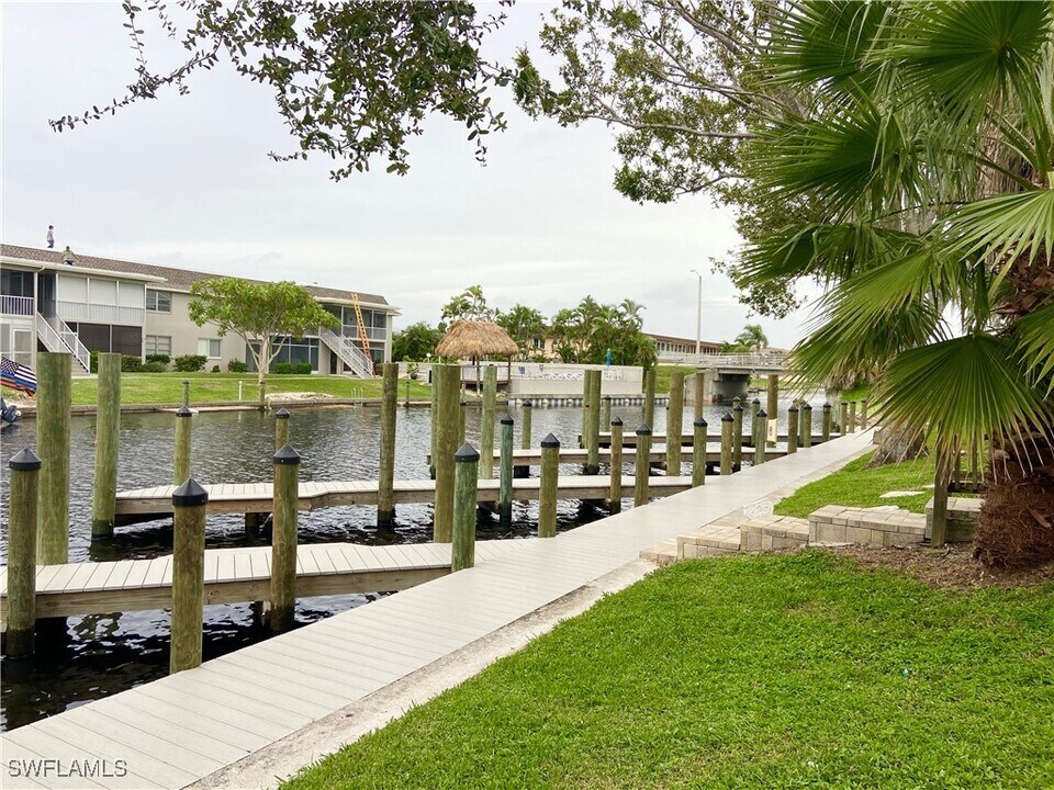 1107 SE 46th Ln in Cape Coral, FL - Building Photo