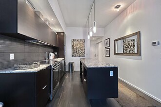 8 Charlotte St in Toronto, ON - Building Photo - Building Photo
