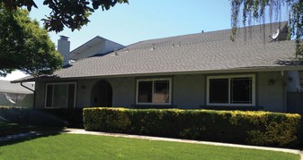 917 Tamarack Ln in Sunnyvale, CA - Foto de edificio - Building Photo