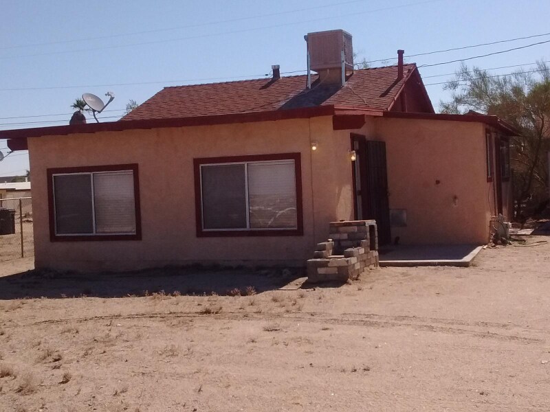 6867 Araby Ave in Twentynine Palms, CA - Building Photo