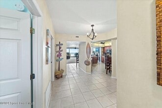 925 N Hwy A1A in Indialantic, FL - Building Photo - Building Photo