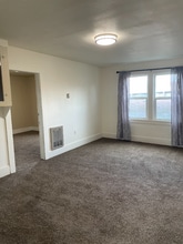 412 S Lincoln St, Unit 2 in Port Angeles, WA - Building Photo - Building Photo