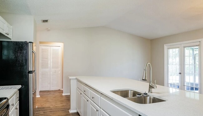 4635 Squire Hollow Dr in Lakeland, FL - Foto de edificio - Building Photo