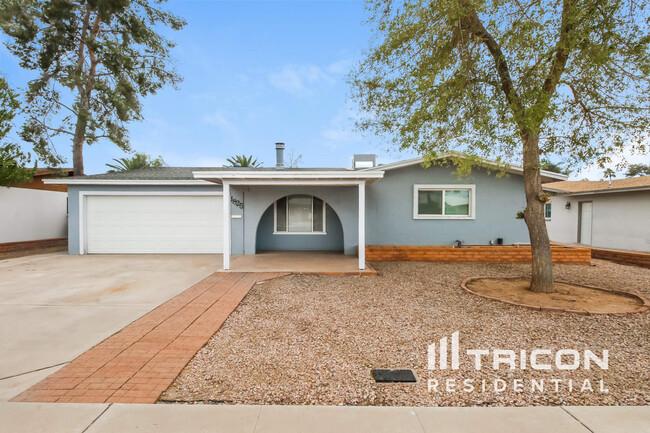 property at 1825 E La Donna Dr