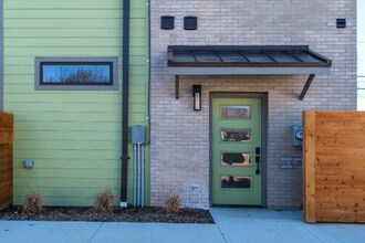 303 Park St in Springdale, AR - Foto de edificio - Building Photo