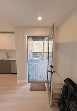 25 2nd St, Unit #201 in Chelsea, MA - Foto de edificio - Building Photo