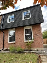 130 Sekura Crescent in Cambridge, ON - Building Photo - Building Photo