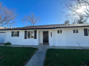 4121 Lotus Ave in Sacramento, CA - Building Photo - Building Photo