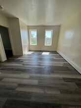 1053 E Main St in Bridgeport, CT - Building Photo - Building Photo