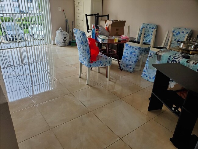 900 SW 104th Ct in Miami, FL - Building Photo - Building Photo