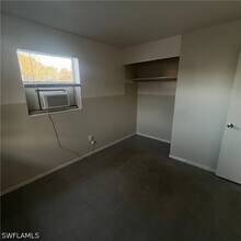 2301 Cranford Ave in Ft. Myers, FL - Building Photo - Building Photo