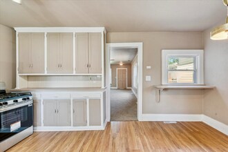 537 Maumee Ave in Toledo, OH - Building Photo - Building Photo