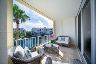 707 Crandon Blvd in Key Biscayne, FL - Building Photo - Building Photo