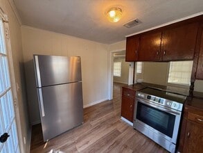 1816 W Pine St in Pensacola, FL - Foto de edificio - Building Photo