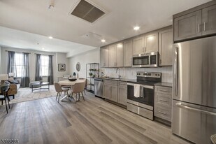 548 Franklin Ave in Belleville, NJ - Building Photo