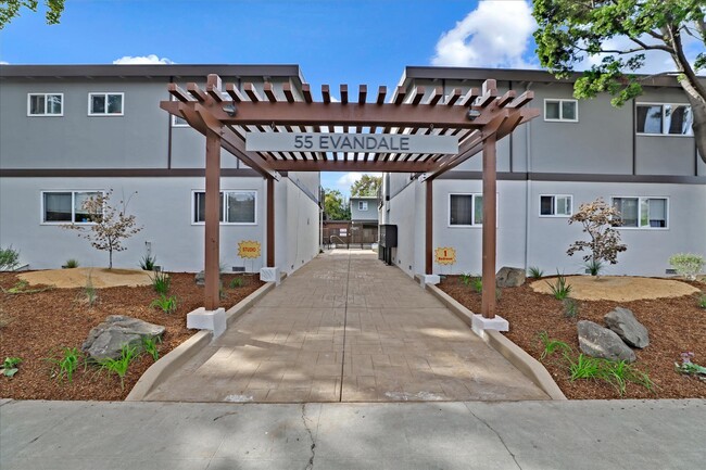Evandale Apartments in Mountain View, CA - Foto de edificio - Building Photo