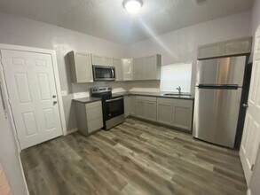 239 Laws Ln in Ormond Beach, FL - Building Photo - Building Photo