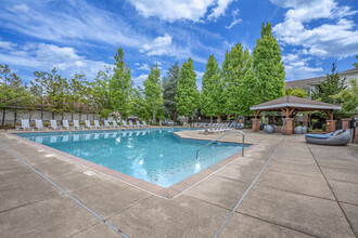 Arya at Hedges Creek in Tualatin, OR - Foto de edificio - Building Photo