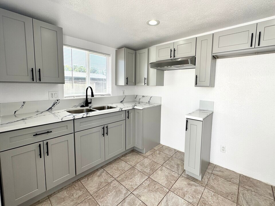 16018 Nordhoff St in Los Angeles, CA - Building Photo