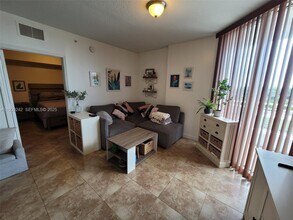 2600 SW 27th Ave in Miami, FL - Building Photo - Building Photo