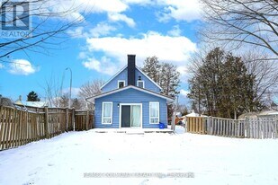 21 Forestell St in New Tecumseth, ON - Building Photo