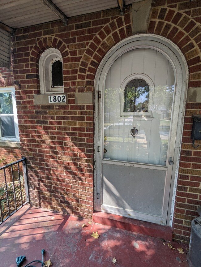 1800 Washington Street in Highland, IL - Foto de edificio - Building Photo