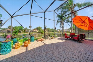 1638 Triangle Palm Terrace in Naples, FL - Building Photo