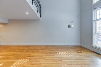 1038 9th Ave N in Nashville, TN - Building Photo - Building Photo