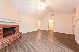 1011 Caliente Dr in Grand Prairie, TX - Building Photo - Building Photo